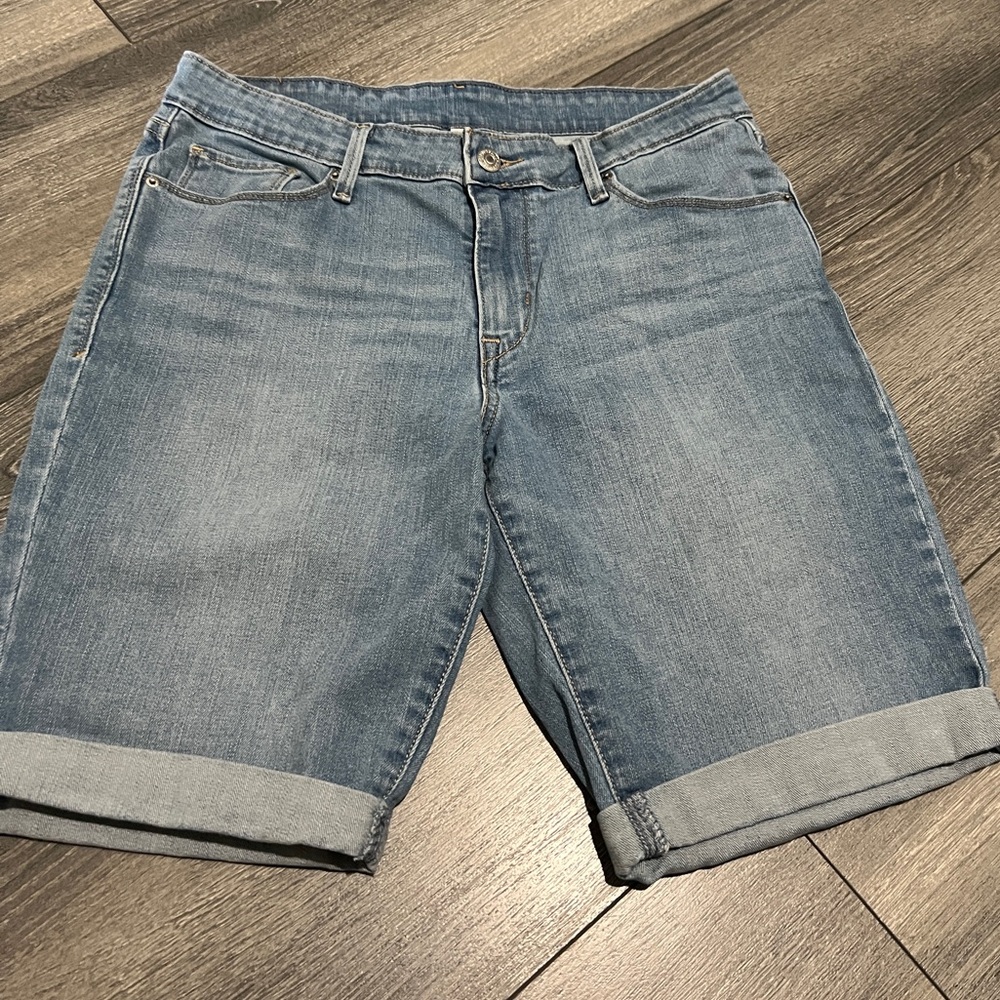 Levi’s size 30 rolled denim shorts